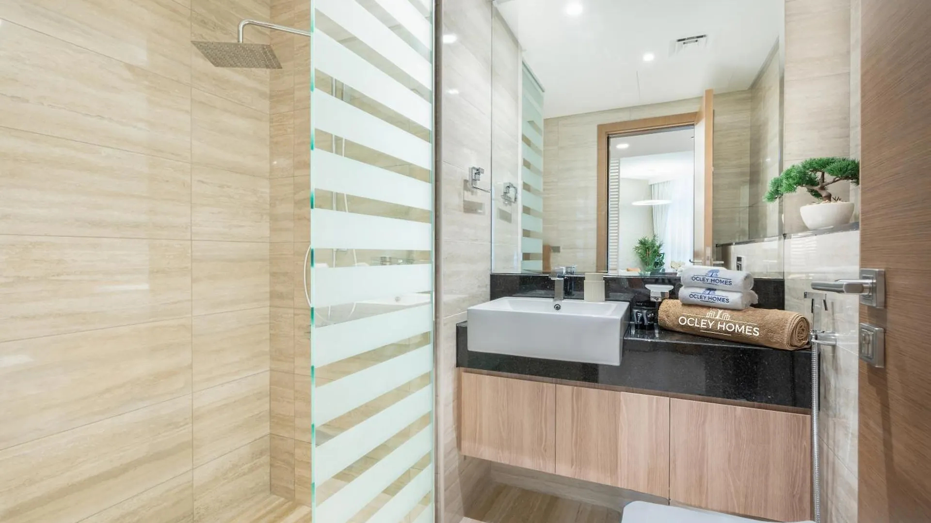 Excellent Home With Canal Views By Missoni Dubai 0*,  Emirati Arabi Uniti